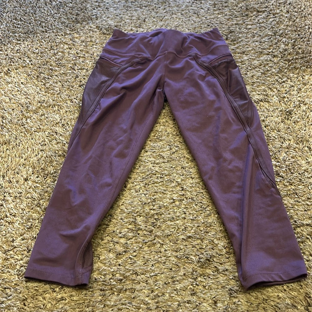 Small Hylete crop leggings.